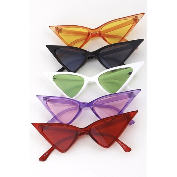 *SOLD* Retro Cat Eye 🍒Red🍒 Triangle Sunglasses NWT - Picture 3 of 5